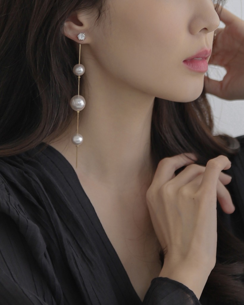 triple pearl earring
