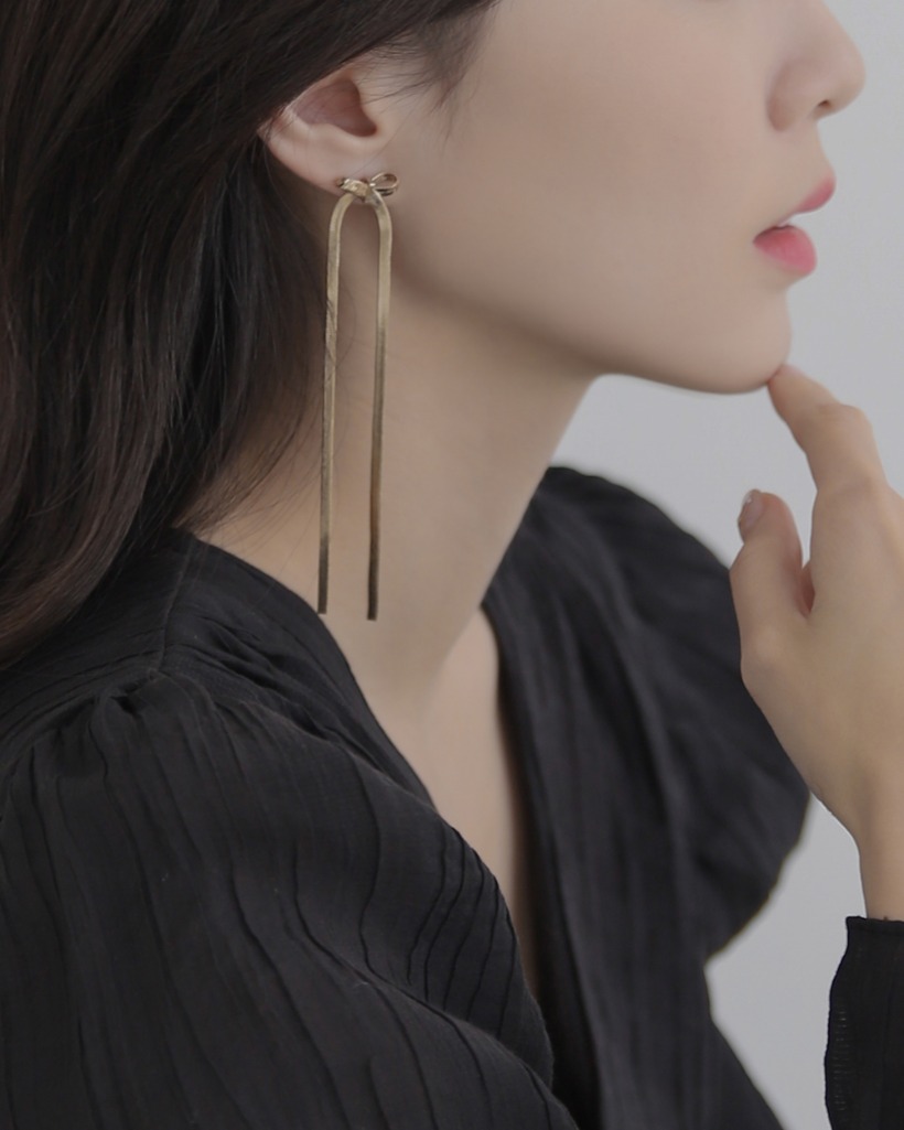 long ribbon earring